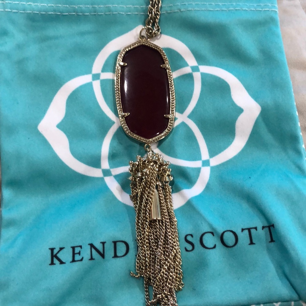 Kendra Scott Rayne necklace.